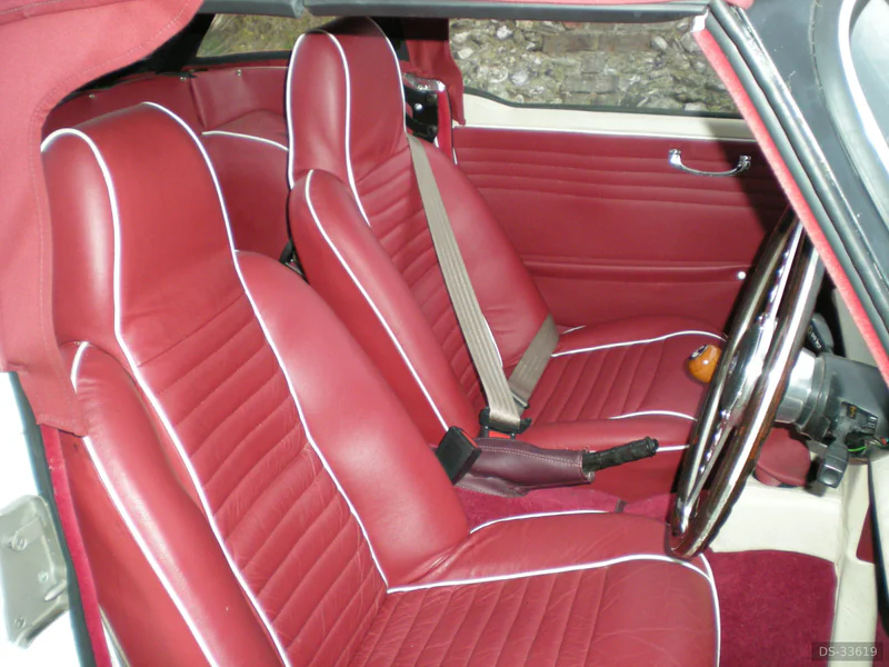 1969 Triumph TR6 in Dunstable 7