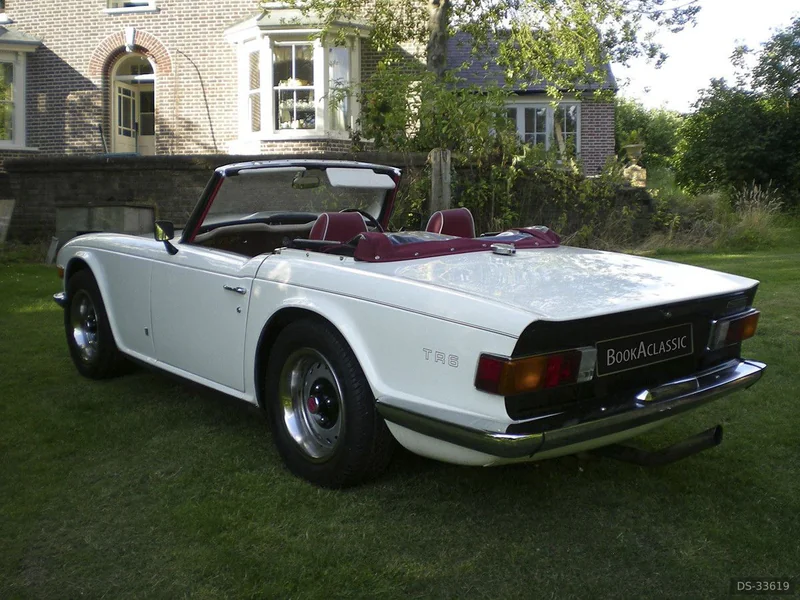 1969 Triumph TR6 in Dunstable 2