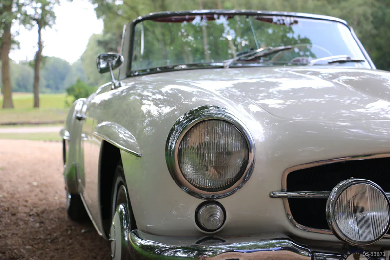 1960 Mercedes-Benz 190SL in Weybridge 2