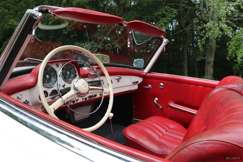 1960 Mercedes-Benz 190SL in Weybridge 3
