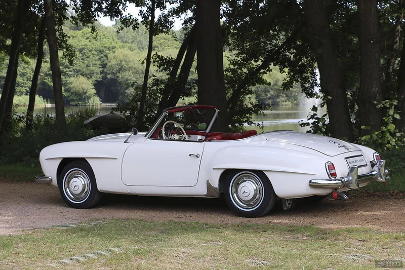 1960 Mercedes-Benz 190SL in Weybridge 7