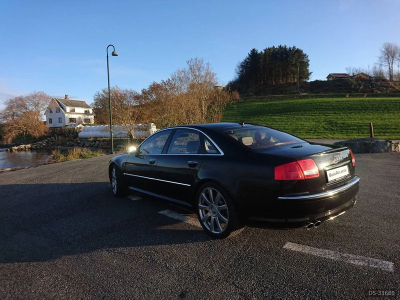 2007 Audi S8 in Stavanger 4