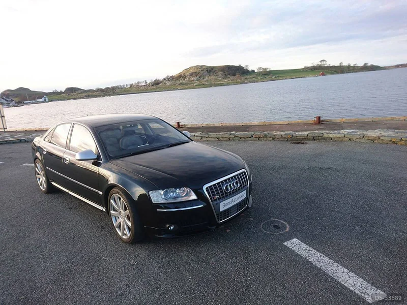 2007 Audi S8 in Stavanger 5