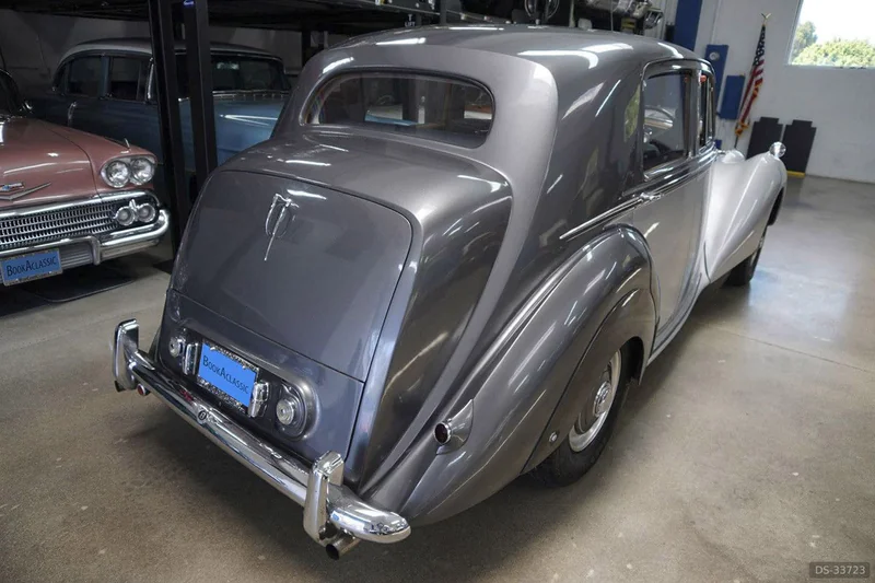 1952 Bentley MK VI in Derby 5