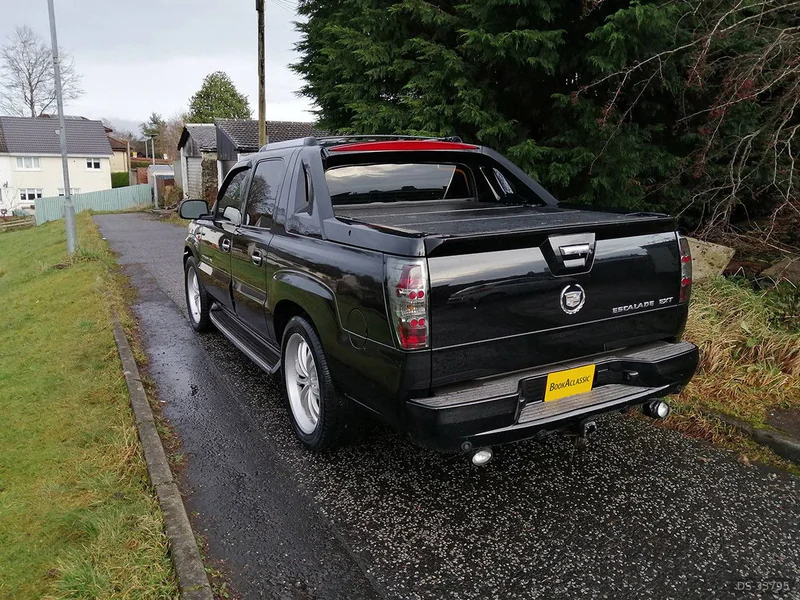 2003 Cadillac Escalade in Glasgow 2