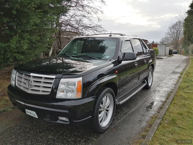 2003 Cadillac Escalade in Glasgow