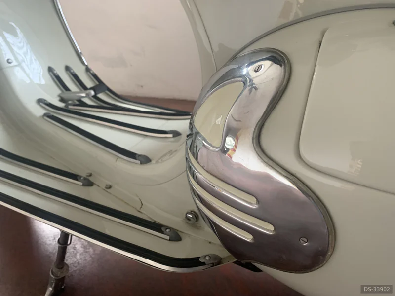 1957 Vespa Piaggio Struzzo in Roma 4