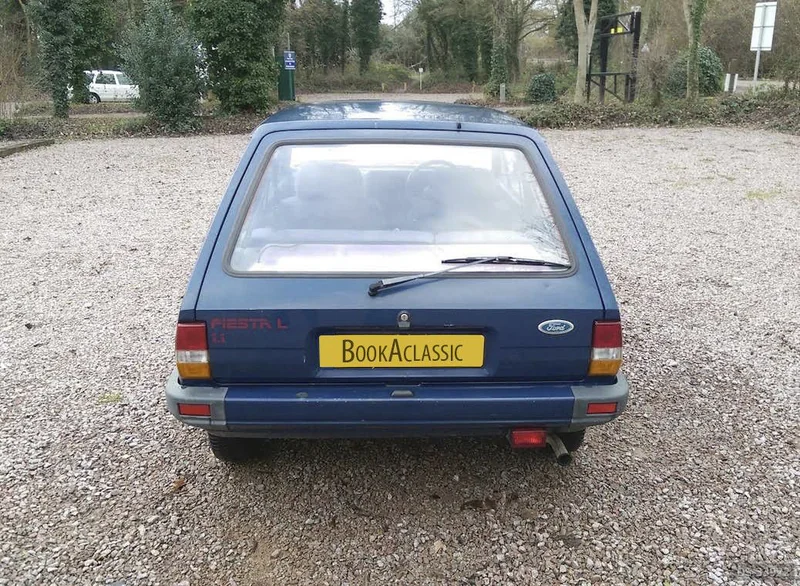 1988 Ford Fiesta in London 3