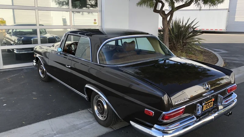 1969 Mercedes-Benz 280SE in Oceanside 2