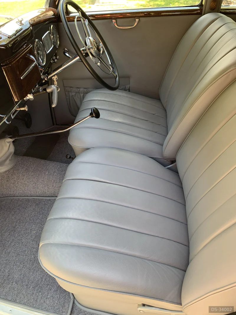 1951 Mercedes-Benz 170s in Sanctuary Cove 6