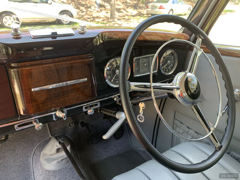 1951 Mercedes-Benz 170s in Sanctuary Cove 9