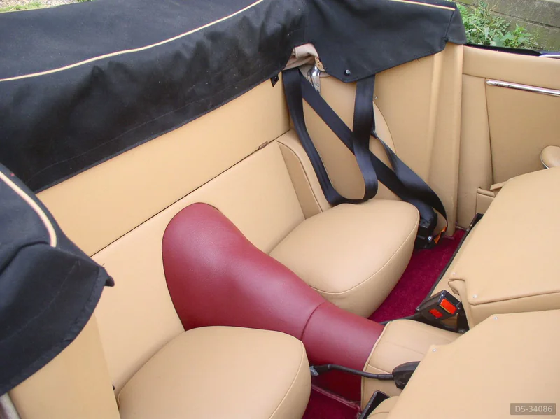 1958 Jaguar XK150 in Twickenham 7