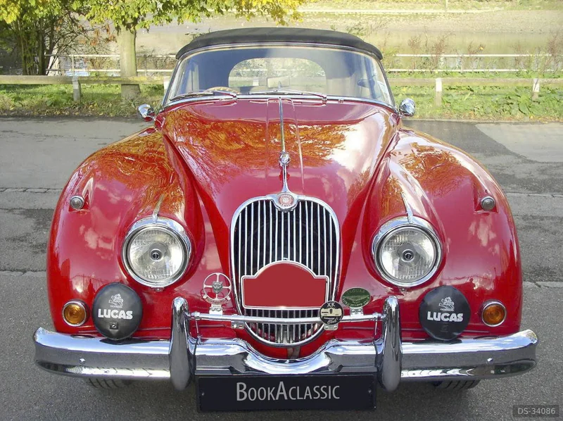 1958 Jaguar XK150 in Twickenham 5