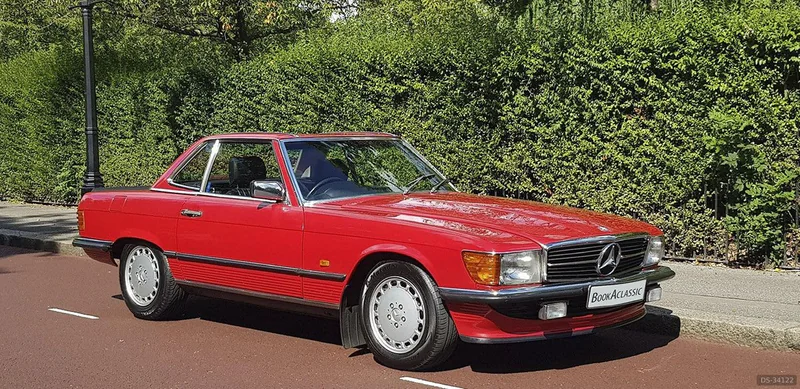 1989 Mercedes-Benz 300SL R107 in London 9