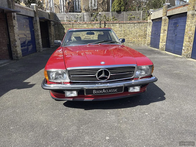 1989 Mercedes-Benz 300SL R107 in London 4