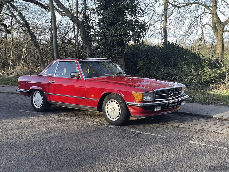 1989 Mercedes-Benz 300SL R107 in London 3