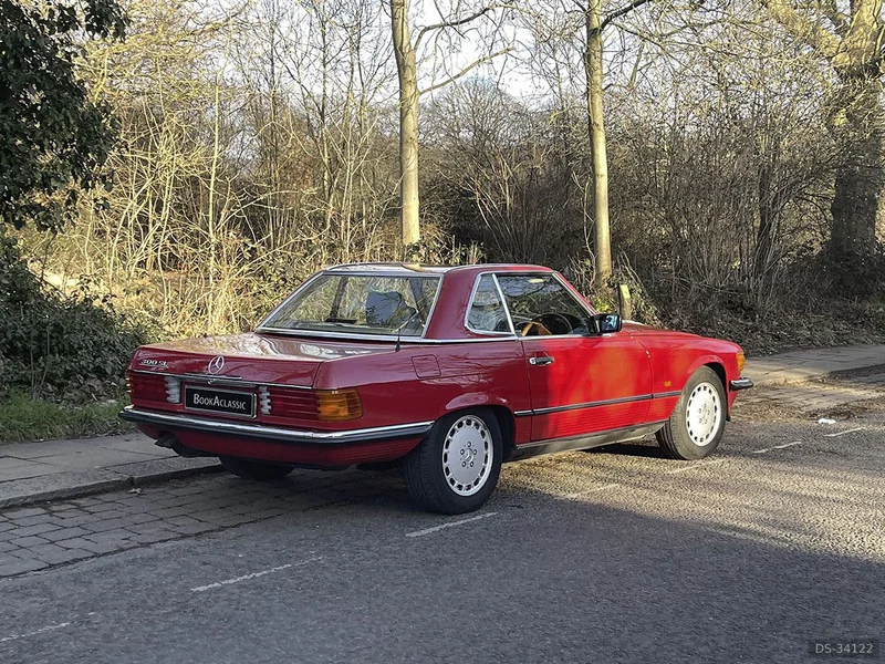 1989 Mercedes-Benz 300SL R107 in London 6
