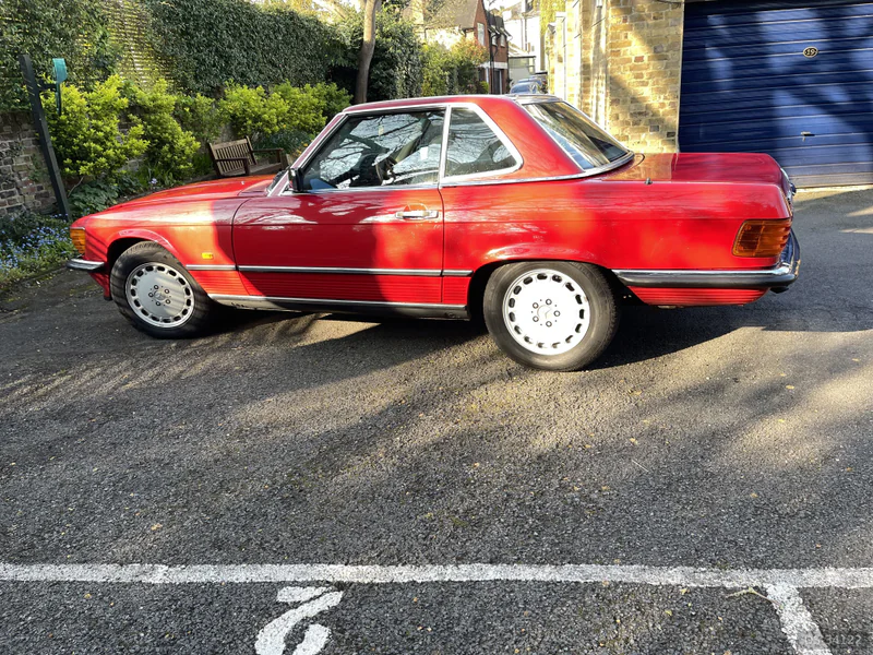 1989 Mercedes-Benz 300SL R107 in London 8