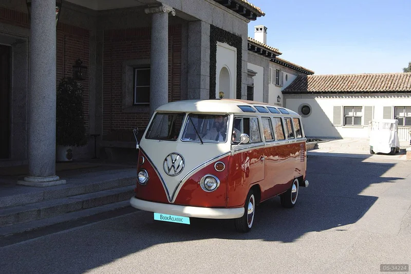1974 Volkswagen T1 Combi in Madrid 2