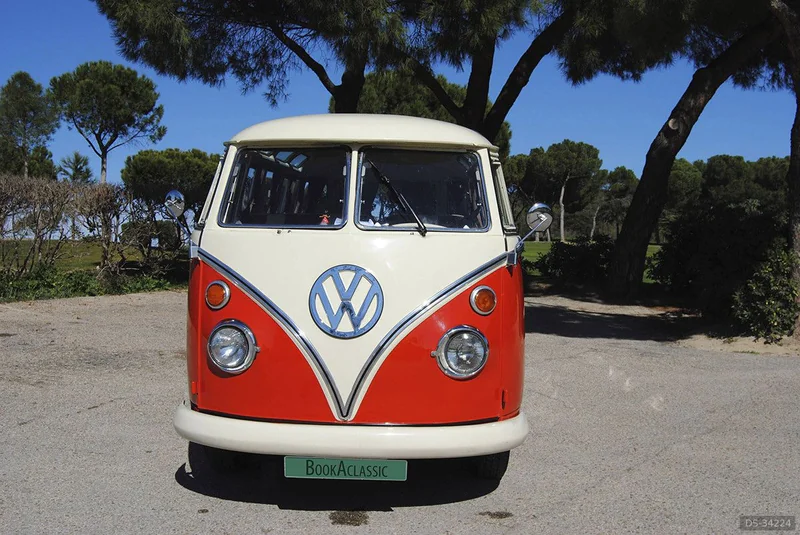 1974 Volkswagen T1 Combi in Madrid 3
