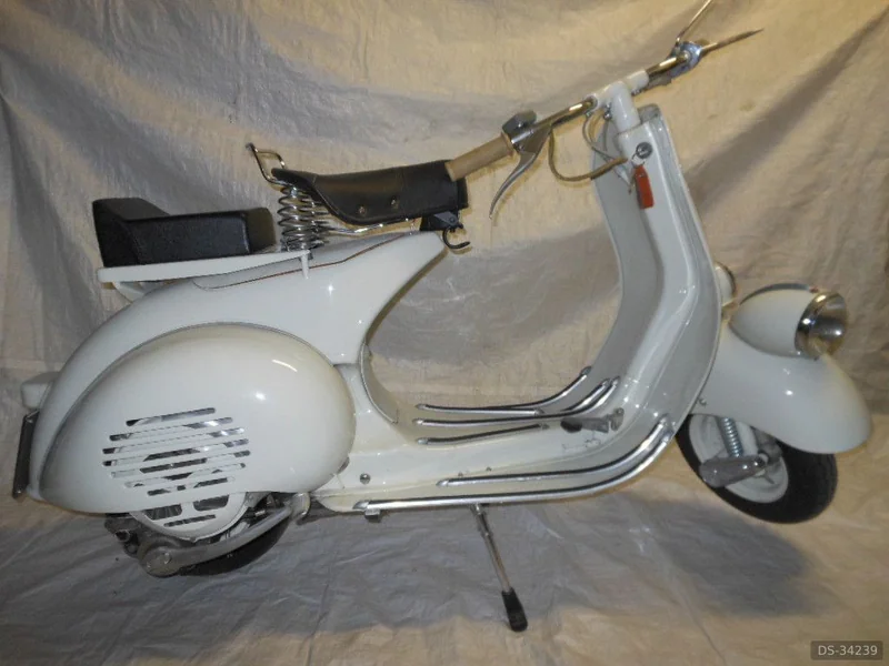 1957 Piaggio Piaggio Vespa 125 in Portici 2