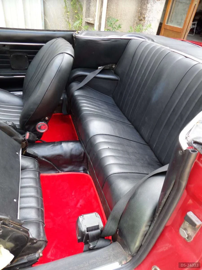 1970 Peugeot 504 Cabriolet in Pégairolles-de-l'Escalette 2