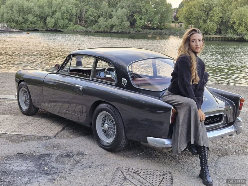 1962 AC Greyhound in London 6