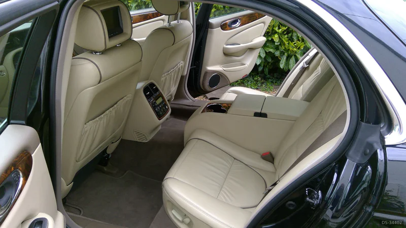 2006 Jaguar Sovereign Long wheel base in Warwick 5