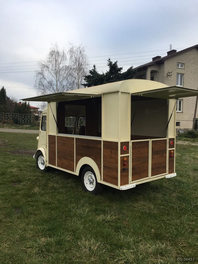 1973 Citroen Hy in Varsovie 2