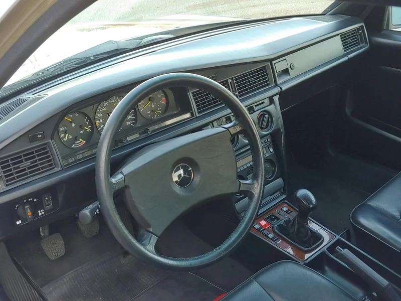 1985 Mercedes-Benz 190E 2.3-16 16V 6