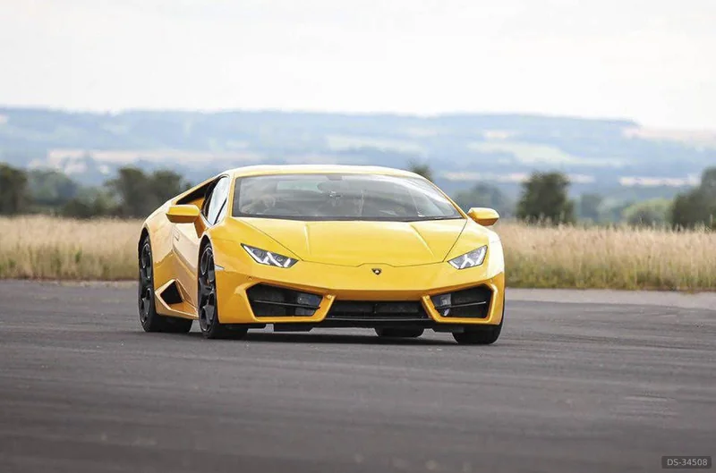 2016 Lamborghini Huracan in Cardiff 2