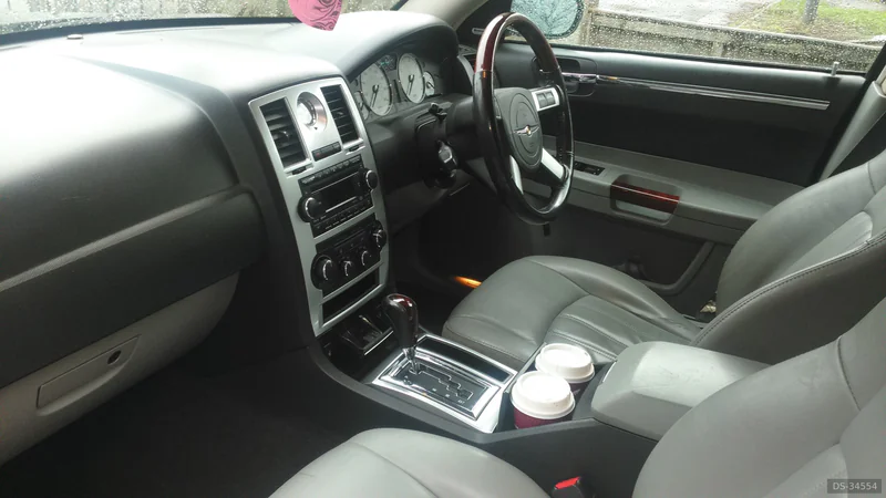 2009 Chrysler 300c in Manchester 4