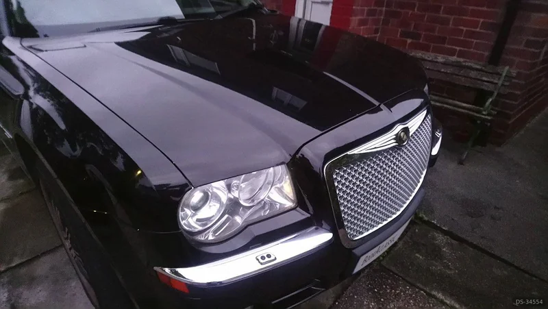 2009 Chrysler 300c in Manchester 10