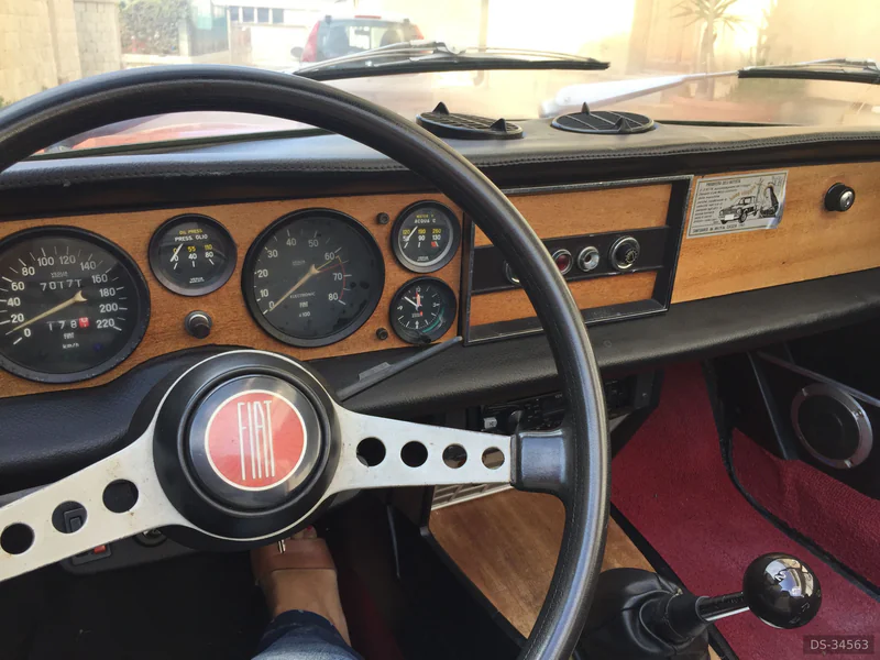 1973 Fiat 124 Spider Sport in Modica 8