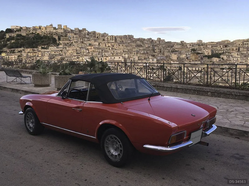 1973 Fiat 124 Spider Sport in Modica 2