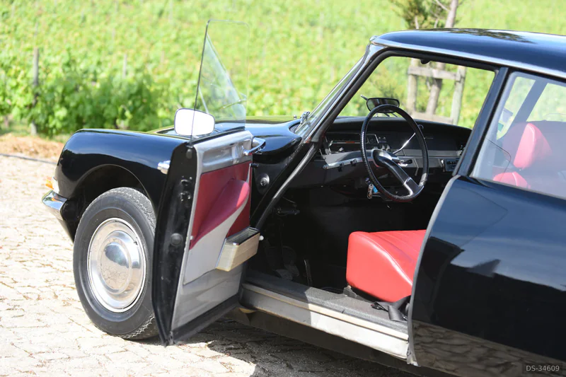 1968 Citroen Id19 in Vila Meã, Amarante 5