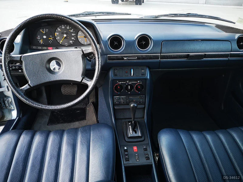 1982 Mercedes-Benz 200e in Vila Meã, Amarante 6