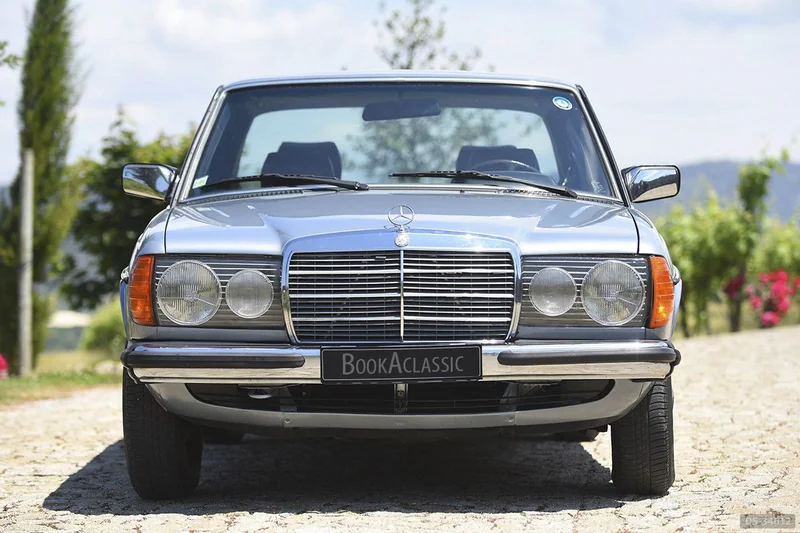 1982 Mercedes-Benz 200e in Vila Meã, Amarante 2