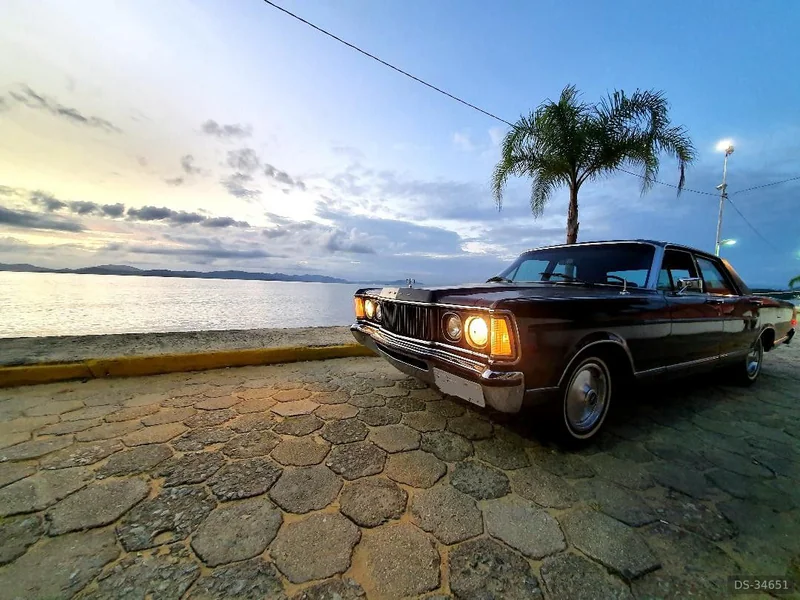 1980 Ford Landau in Florianópolis 3