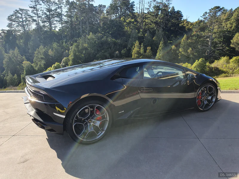 2016 Lamborghini Huracane in Auckland 2