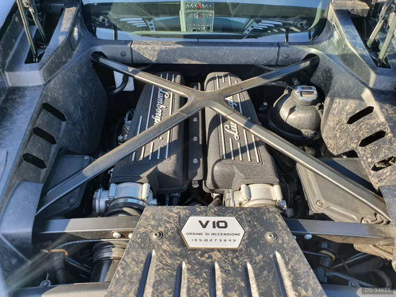 2016 Lamborghini Huracane in Auckland 7