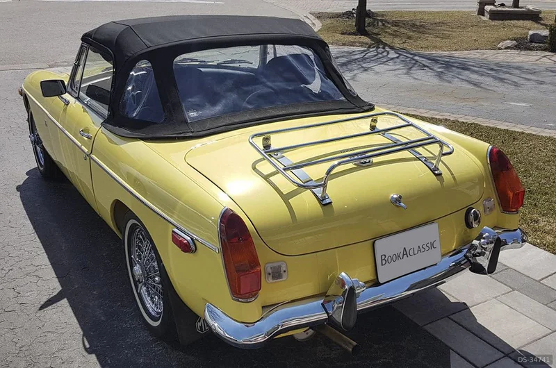 1971 MG B in Whitby 2