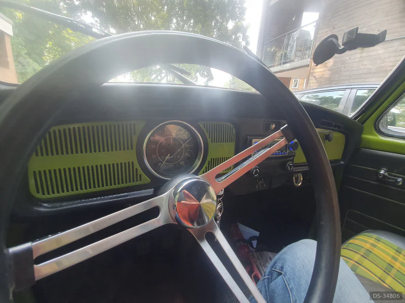 1975 Volkswagen Beetle in London 4