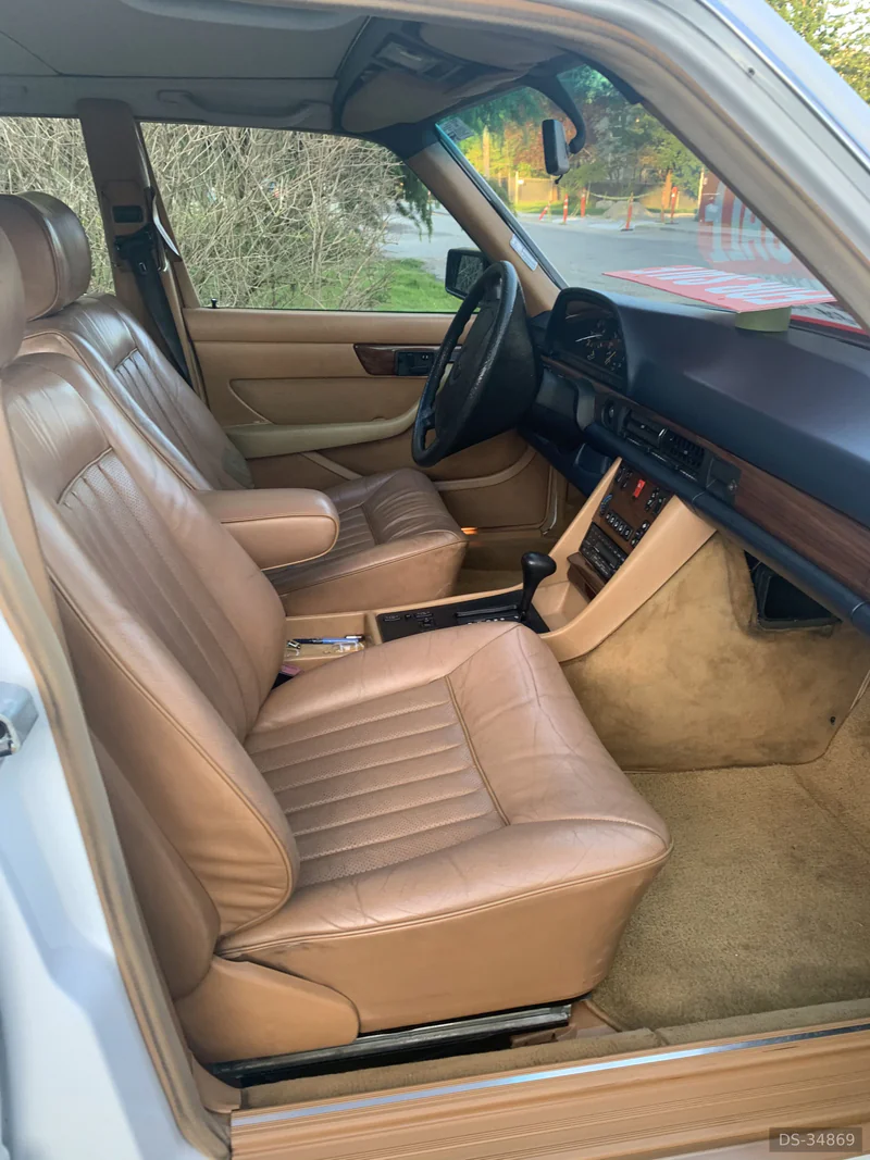 1988 Mercedes-Benz 300 SE in Coquitlam 4