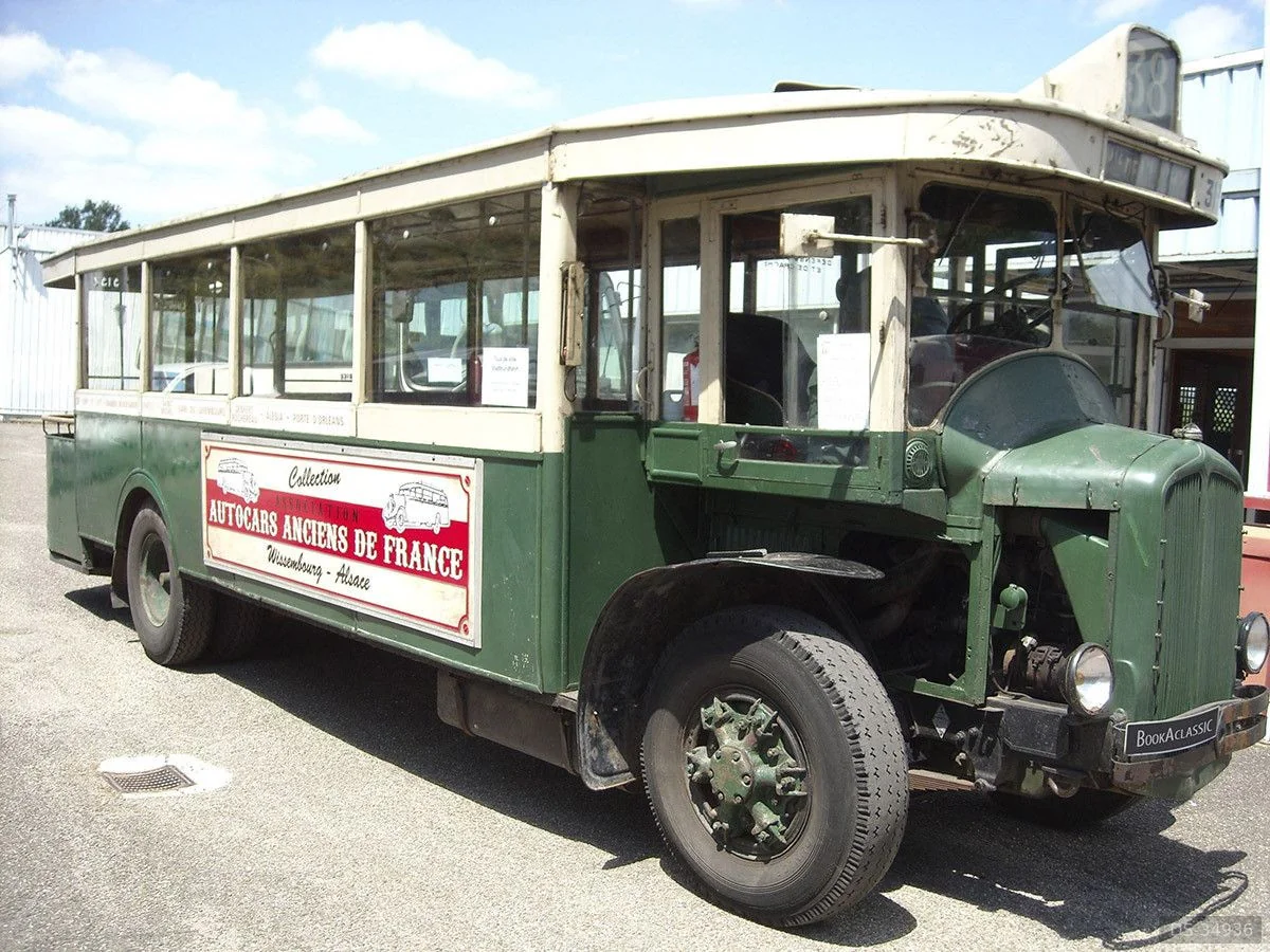 1935 Renault Autocar