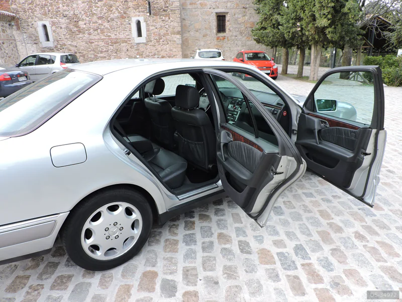 1997 Mercedes-Benz E430 in Colmenar Viejo 5