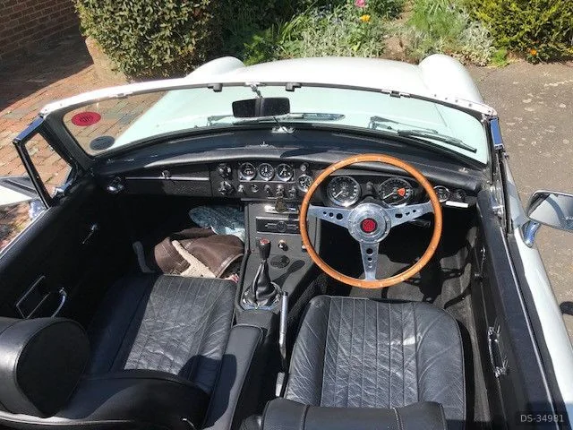 1971 MG B in Tunbridge Wells 3