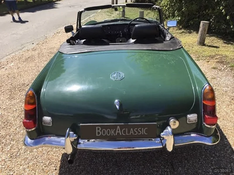 1970 MG B Roadster in High Wycombe 4