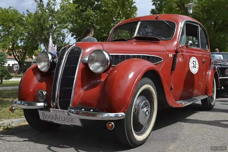 1937 BMW 320 in Radimov 3