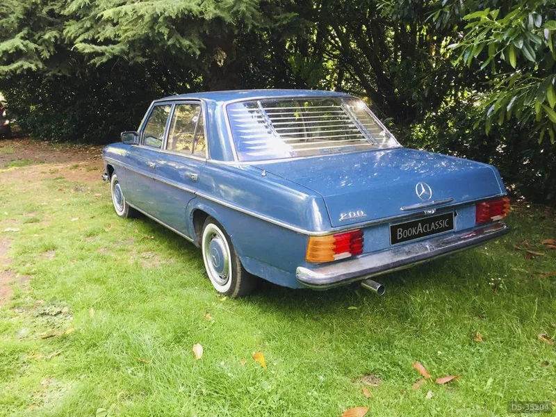 1976 Mercedes-Benz W115 in Wallington 3